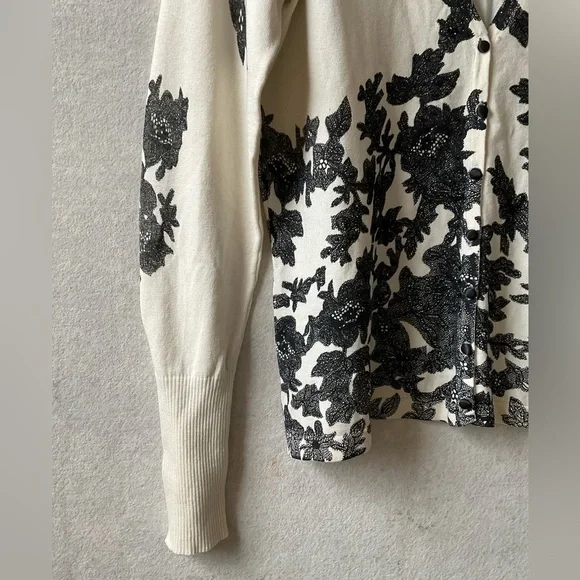 Worthington sweater. Cardigan. Silk. Beaded. Embroidered.  Size L. - Picture 2 of 9